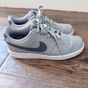 Nike Men's Gray Sneakers